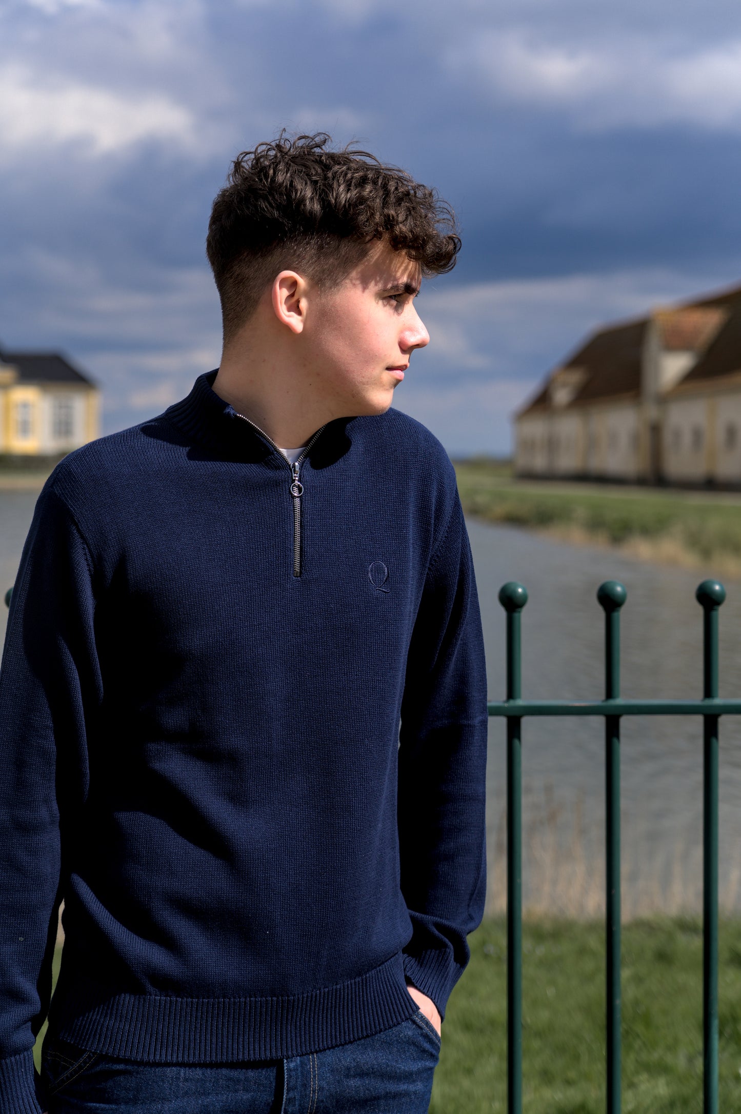 Navy Pullover M. Zip